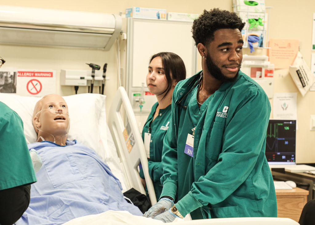 UNC Charlotte students in the nursing lab